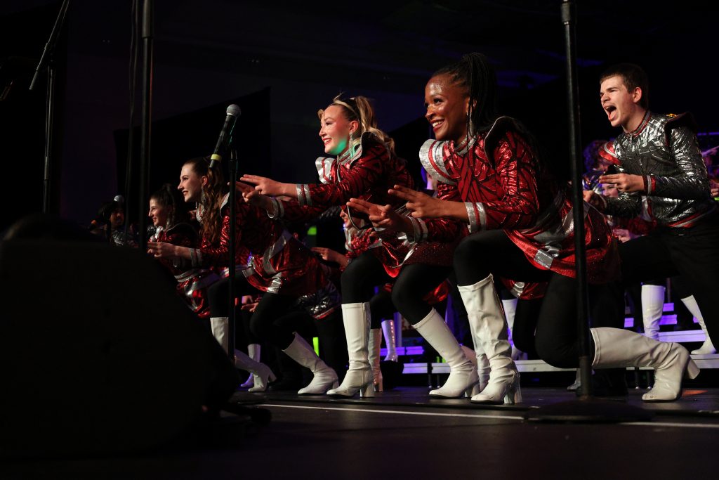 Keynotes from Olentangy High School performing on stage